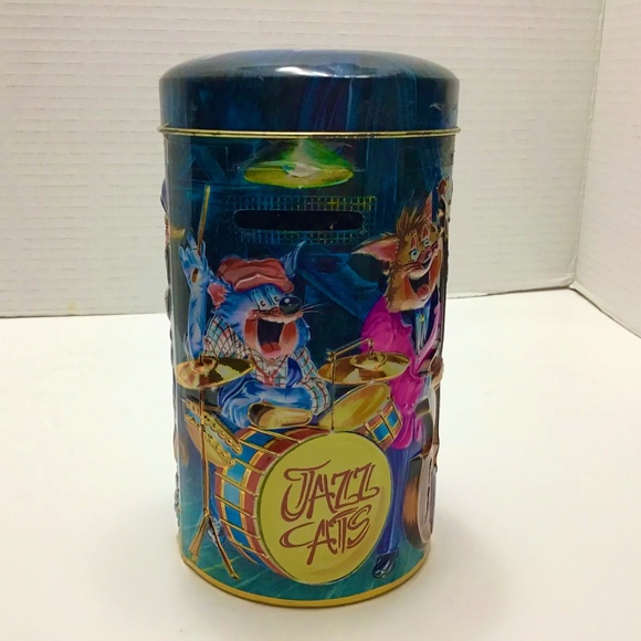 VINTAGE CHURCHILL JAZZ CATS CARTOON BAND MUSIC ENGLISH TOFFEE TIN MONEY BOX - Picture 1 of 7